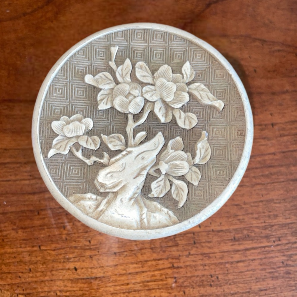 Vintage 1982- Ivory Dynasty 3 piece Matching Set. Vase, Trinket Box & Plate. - Picture 3 of 14